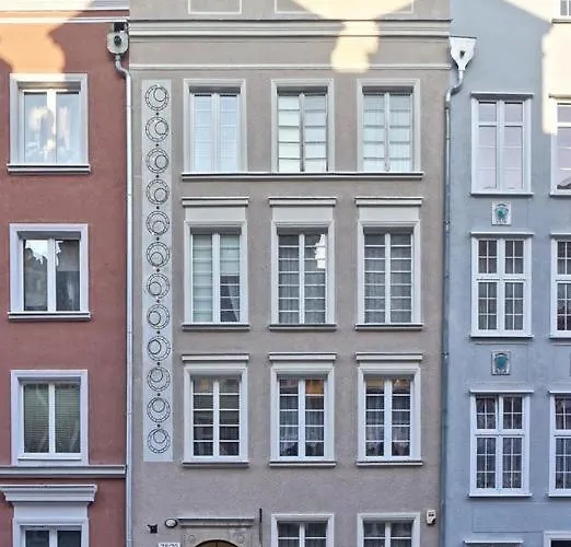 Lily - Private In The Old Town *