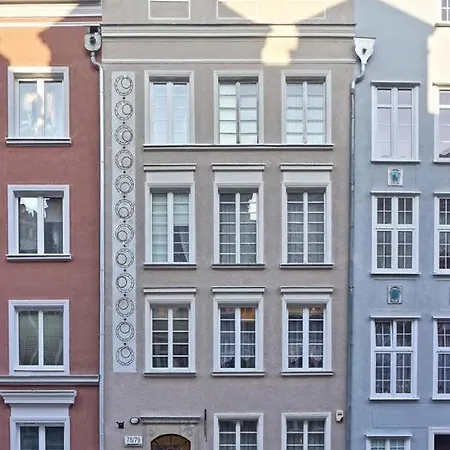 Lily - Private In The Old Town *